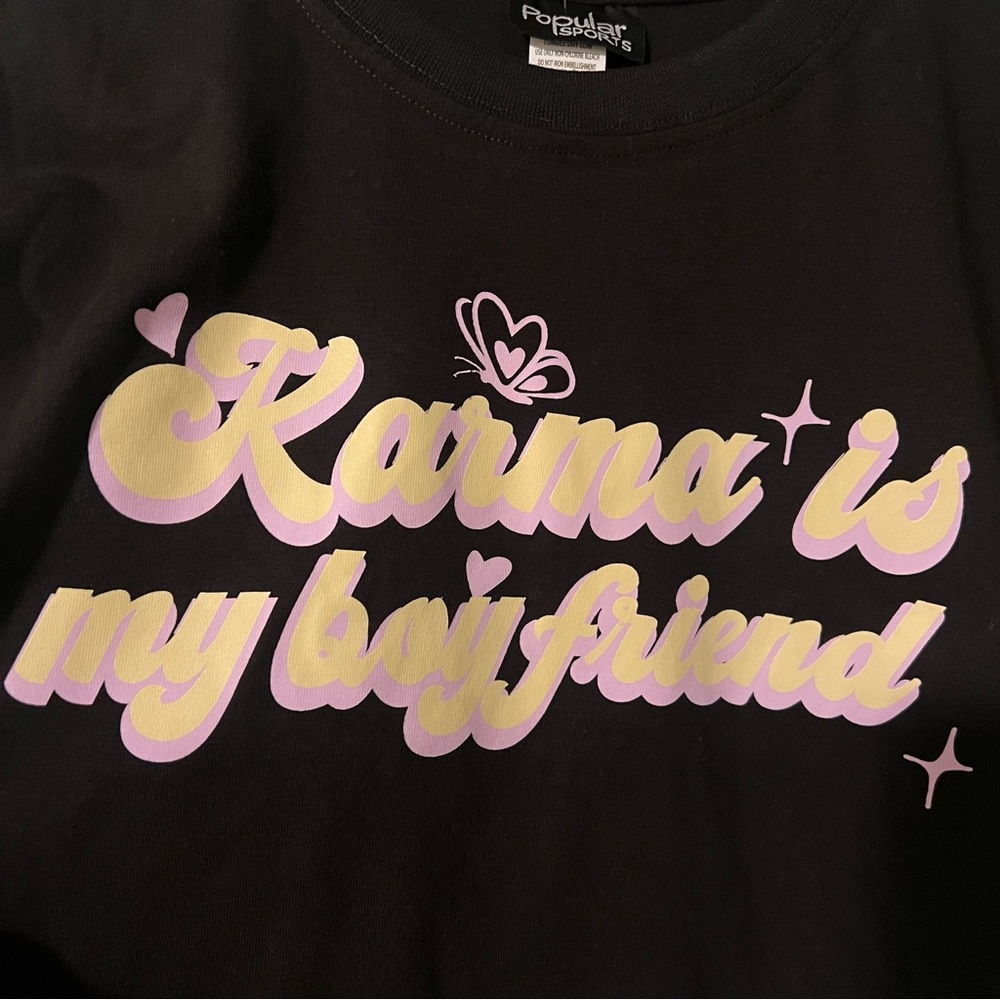 Taylor Swift Lyric “Karma is my Boyfriend” crop graphic tshirt 100% cotton M